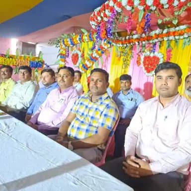 अरवल: शहर के निजी होटल में बिहार राज्य खाद्य निगम जिला प्रबंधक अमरेंद्र कुमार श्रीवास्तव का विदाई समारोह किया गया आयोजित