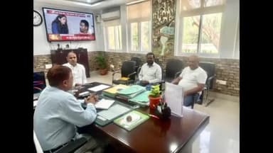 बलियापुर: धोखरा पंचायत को बलियापुर प्रखंड में शामिल कराने को लेकर विधायक ने विकास विभाग रांची के प्रभारी सचिव से की मुलाकात