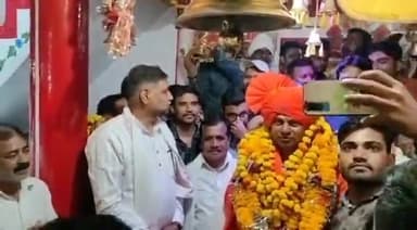 गोटेगांव: पुराना बस स्टैंड के पास तेलंगाना के विधायक टी राजा का हुआ आगमन, नरसिंहपुर विधायक व BJP कार्यकर्ताओं ने किया स्वागत