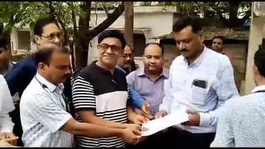 गुना नगर: अपनी मांगों को लेकर हड़ताल पर गए जिला अस्पताल के समस्त डॉक्टर, सीएमएचओ को सौंपा ज्ञापन