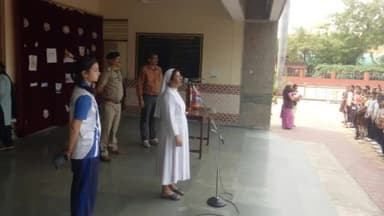 रूड़की: जादूगर रोड स्थित सेंटेंस सीनियर सेकेंडरी स्कूल में फायर ब्रिगेड ने किया मॉक ड्रिल