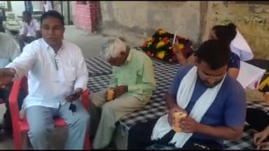लक्ष्मणगढ़: कांग्रेस सेवादल के जिला अध्यक्ष ने तहसील कार्यालय के बाहर अनशन पर बैठे लोगों को जूस पिलाकर अनशन करवाया समाप्त