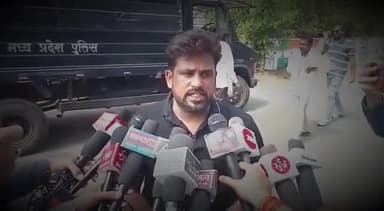 नर्मदापुरम जिला मुख्यालय पर किए गए कलेक्टर कार्यालय के घेराव संबंधी विषय पर मीडिया से चर्चा