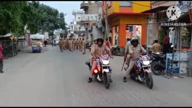 शिकोहाबाद: कोतवाली से नगर में एसपी ग्रामीण सीओ SHO ने पुलिस बल के साथ किया पैदल गस्त निकाय चुनाव को लेकर