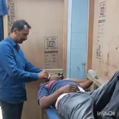 बरौली: सड़क दुर्घटना में बाइक चालक हुआ घायल, बरौली थाना क्षेत्र के जाफर टोला गांव के पास की है घटना