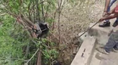 बड़गांव: बेडवास क्षेत्र के एक कुएं में गिरी गाय, नागरिक सुरक्षा विभाग ने गाय का रेस्क्यू कर सुरक्षित निकाला