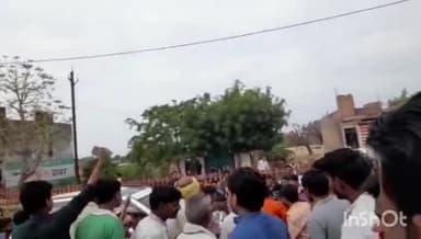 घुवारा: अल्प प्रवास पर घुवारा पहुंचे बागेश्वर धाम धीरेंद्र कृष्ण शास्त्री, लोगों ने जगह-जगह किया स्वागत