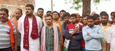 बक्सर: मल्हीपुर मिल्की के एक युवक की गुजरात स्थित कंपनी में काम करने के दौरान करंट लगने से हुई मौत, गांव में हुआ अंतिम संस्कार