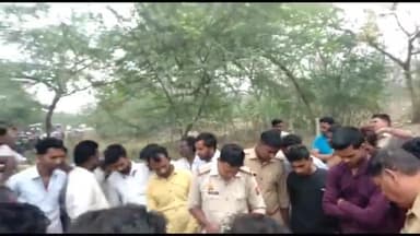 गोंडा: गुमड़ी घाट जंगल के पास सड़क दुघर्टना में एक बाइक सवार युवक की हुई मौत, पुलिस ने शव को पोस्टमार्टम के लिए भेजा