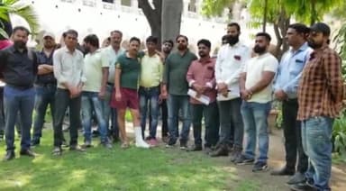 बड़गांव: क्षत्रिय जन कल्याण बोर्ड की मांग को लेकर करणी सेना ने कलेक्ट्रेट के बाहर किया प्रदर्शन, कलेक्टर को सौंपा ज्ञापन