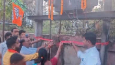 बरकागाँव: सांसद के सहयोग से बड़कागांव में 4 दिन बाद बदला गया जला ट्रांसफ़ॉर्मर, लोगों को मिली राहत