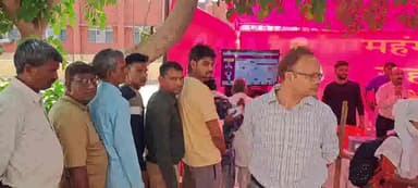 धौलपुर: जिला कलेक्टर ने कलेक्ट्रेट में महंगाई राहत शिविर का किया निरीक्षण अधिकारियों को दिए दिशा निर्देश