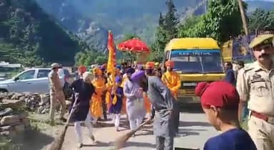 आज 75 साल के बाद कश्मीर के #तीतवाल मै ( श्री गुरु ग्रंथ साहिब जी ) को पुनः नव निर्मित गुरुद्वारा साहिब मै #विराजमान किया गया