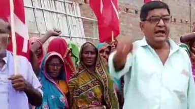 हरलाखी: हिसार में भाकपा ने 'भाजपा हटाओ देश बचाओ अभियान' के तहत निकाली पद यात्रा, गेहूं का भी किया संग्रह