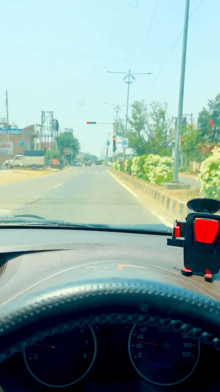 उकलाना: jab koi light ko follow hi ji karta to is red light ka kya fayda #ranjhalitani #uklananews