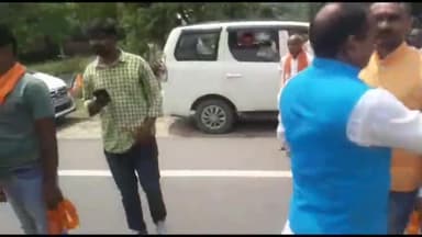 बरौनी: भाकपा बिहार प्रदेश के अध्यक्ष सम्राट चौधरी पहुंचे बेगूसराय जहां बरौनी दिनकर गोलंबर पर आकदम प्रतिमा पर किया माल्यार्पण।