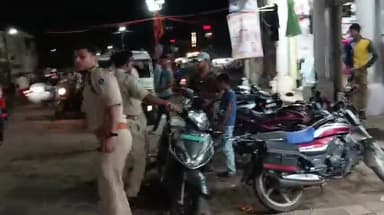 नरसिंहपुर: कोतवाली पुलिस ने सुभाष पार्क चौराहे पर 6 लोगों के काटे चालान, वसूला ₹3500 का शमन शुल्क
