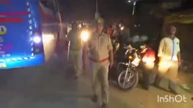 महसी: क्षेत्र के विभिन्न जगहों पर निकाय चुनाव से पहले खैरीघाट थाने की पुलिस ने किया पैदल रूट मार्च, संदिग्ध लोगों की तलाशी