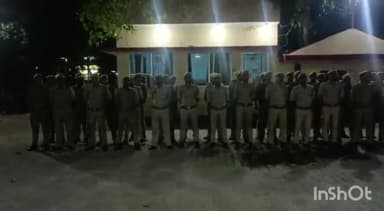 उन्नाव: उन्नाव सदर कोतवाली में नगर निकाय चुनाव को लेकर पुलिस कर्मियों को किया गया ब्रीफ