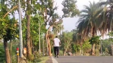 हज़ारीबाग: झील में इन दिनों नो एंट्री नहीं होने से टहलने वालों लोगो को परेशानियों का सामना करना पड़ रहा है।