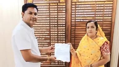 होशंगाबाद नगर: शहर में बनने वाले नवनिर्मित ऑडिटोरियम का नाम स्व.मधुकर राव हर्णे सभागार" रखने की मांग भाजपा नेता ने अध्यक्ष को सौंपा