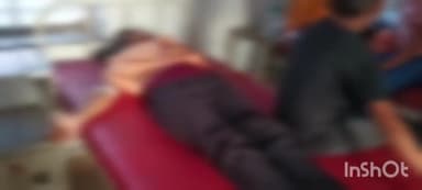 धौलपुर: सदर थाने के पास मोटरसाइकिल से संतुलन बिगड़ कर 18 वर्षीय युवती गिरकर हुई गंभीर रूप से घायल