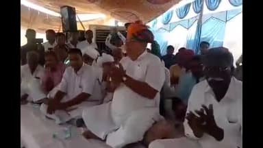 धोरीमन्ना: बाड़मेर-जैसलमेर संसदीय क्षेत्र के पूर्व सांसद कर्नल सोनाराम चौधरी ने रामजी का गोल क्षेत्र का किया दौरा, आमजन से हुए रूबरू