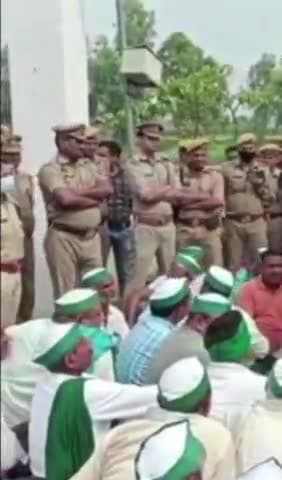 अनूपशहर: कोतवाली आहार परिसर में चल रहा किसानों का अनिश्चितकालीन धरना 6 दिनों के बाद हुआ समाप्त, 2 पुलिसकर्मियों पर की गई कार्रवाई