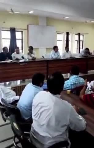 अनूपशहर: तहसील सभागार में एसडीएम ने नगर निकाय चुनाव को लेकर क्षेत्र के अध्यक्ष व सभासद पद के सभी प्रत्याशियों के साथ की बैठक