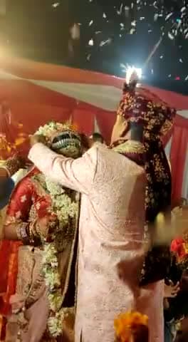 भतीजा बाबुल को वैवाहिक जीवन की हार्दिक बधाई एवं शुभकामनाऍ।