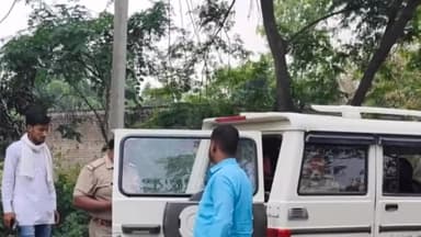 गोंडा: चुनाव शांतिपूर्ण संपन्न कराने को लेकर एफएसटी व एएसटी टीम ने नगरीय क्षेत्र धानेपुर में चलाया चेकिंग अभियान