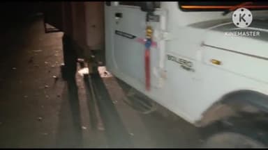 हटा: मालवाहक से टकराकर अनियंत्रित होकर खेत मे उतरी बोलेरो कार, जनहानि नहीं, देर रात हटा मड़ियादो मार्ग पर हादसा