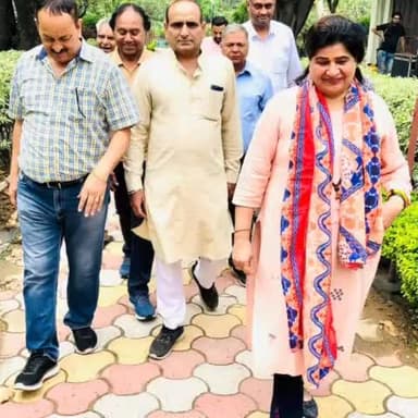 जगाधरी: भगत सिंह पार्क पहुंची समाज कल्याण बोर्ड की चेयरपर्सन मलिक रोजी आनंद ने किया पौधारोपण