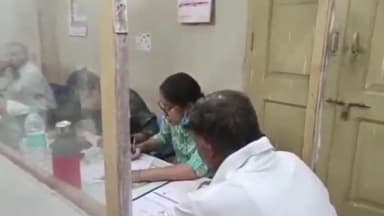 रतलाम नगर: अपनी विभिन्न मांगों को लेकर अस्पताल सहित मेडिकल कॉलेज के डॉक्टरों ने अनिश्चितकालीन हड़ताल शुरू की