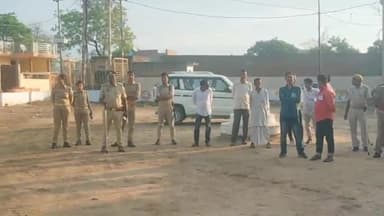 इकौना: इकौना के बूथों पर कड़ी सुरक्षा व्यवस्था, कुछ ही समय में शुरू होगा मतदान