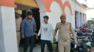 गोंडा: नगर पुलिस ने तारिक हत्याकांड का किया खुलासा, 4 अभियुक्तों को गिरफ्तार करते हुए घटना में इस्तेमाल हथियार भी किया बरामद