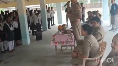 रॉबर्ट्सगंज: पन्नूगंज के शहजादा इंटर कॉलेज में मिशन शक्ति अभियान के तहत बालिकाओं को किया गया जागरूक, साइबर अपराध के बारे में भी बताया