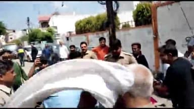 मेरठ: न्यू आर्य नगर में फैमिली ड्रामा दूसरी बीवी के साथ कारोबारी ने पहली बीवी के घर पहुंचकर मचाया उत्पात घर में की तोड़फोड़