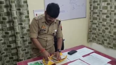 शाहबाद: नगर पंचायत कछौना पतसेनी में फर्जी मतदान पर प्रशासन ने की कार्रवाई, जनसेवा केंद्र से पकड़े गए 100 से अधिक आधार कार्ड