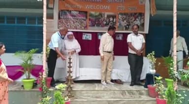 बड़गांव: पुर्बिया कॉलोनी स्थित आशाधाम आश्रम में जिला कलेक्टर के मुख्य आतिथ्य में हुआ मुख्यमंत्री राहत कैंप का आयोजन