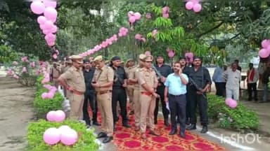 बहराइच: शहर क्षेत्र के मतदान केंद्रों का जिला अधिकारी व पुलिस अधीक्षक ने किया निरीक्षण, डीएम और एसपी ने भी किया मतदान