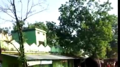 ବରପାଲି: ନେହେରୁ ନଗର ପାର୍ଶ୍ବରେ ଥିବା ଦୋକାନକୁ ଧକ୍କା ଦେଲା କୋରିୟର ବୋଝେଇ ପିକଅପ ଭ୍ୟାନ; ପୋଲିସର ତଦନ୍ତ ଆରମ୍ଭ