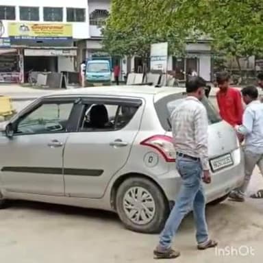 बरौली: अनियंत्रित कार ने बाइक में मारी ठोकर, 2 महिला घायल, बरौली थाना के भट्ठी चौक के पास की घटना