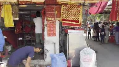 पंचकूला: माता मनसा देवी में एचएसवीपी व पुलिस द्वारा हटाया गया अतिक्रमण, दुकानदारों ने पक्षपात का लगाया आरोप