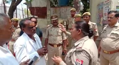 सलोन: थाना कोतवाली नगर खोया मंडी में बनाए गए बूथ के पास कांग्रेस प्रत्याशी व थाना अध्यक्ष रेखा सिंह के बीच हुई नोक-झोंक