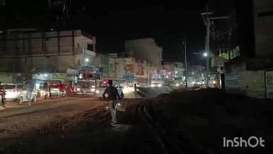 बालोद: दल्ली चौक से गंजपारा बालोद तक NH-930 पर लगे जाम में फंसी एक एम्बुलेंस को पुलिस ने निकाला बाहर