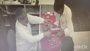 जगदलपुर: जगदलपुर नगर के मेन रोड स्थित ज्वैलरी शॉप में 5 लाख की लूट ..