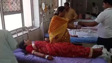 चित्तौड़गढ़: आवरी माता के समीप कार पलटने से दूल्हा-दुल्हन सहित चार लोग हुए घायल, जिला अस्पताल में भर्ती करवाया