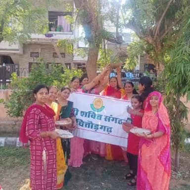 चित्तौड़गढ़: नारी शक्ति संगठन ने गांधीनगर के पार्को में परिंडे बांधे, पीपल का पौधा लगाकर मनाई पीपल पूर्णिमा