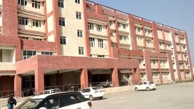 जगाधरी: मुख्यमंत्री मनोहर लाल खट्टर के दौरे से पहले प्रशासनिक अधिकारियों और शिक्षा मंत्री ने सिविल अस्पताल का लिया जायजा